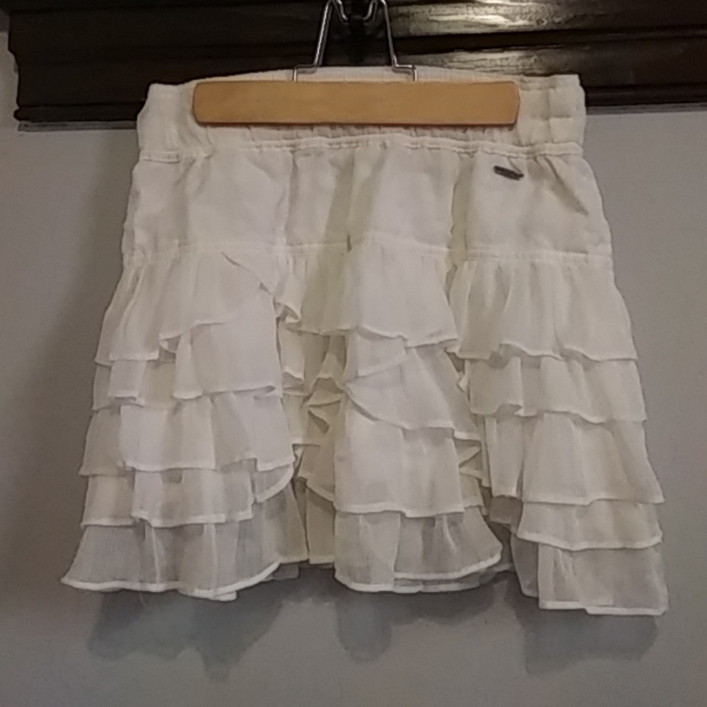 Hollister ruffle skirt